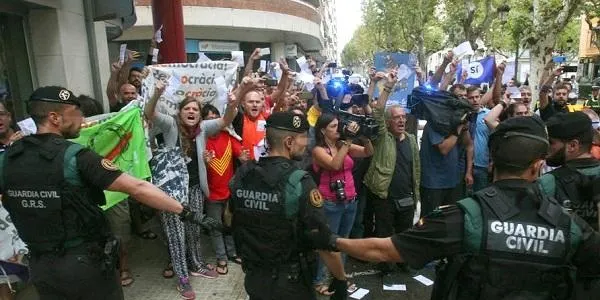 Els experts de l'ONU reclamen “diàleg urgent” i “respecte als drets humans”