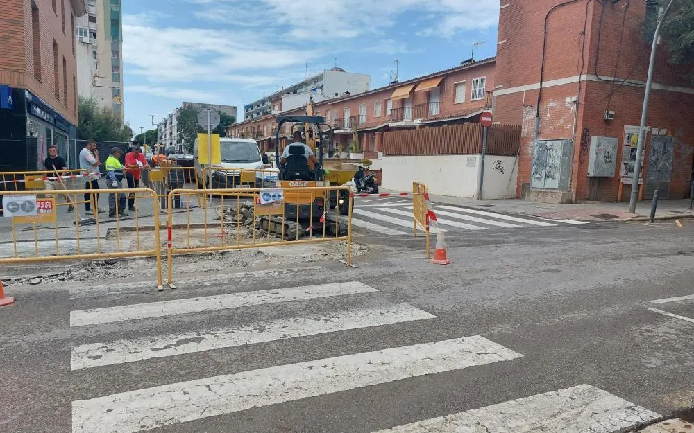 Comencen les obres per fer accessibles cinc passos de vianants de l’avinguda Montevideo