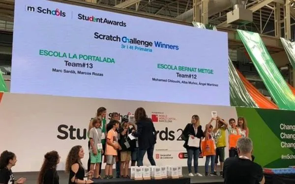 Marc Sardà i Marcos Rozas, alumnes de l’escola La Portalada, guanyadors del repte ‘Scratch Challenge’ d'mSchools