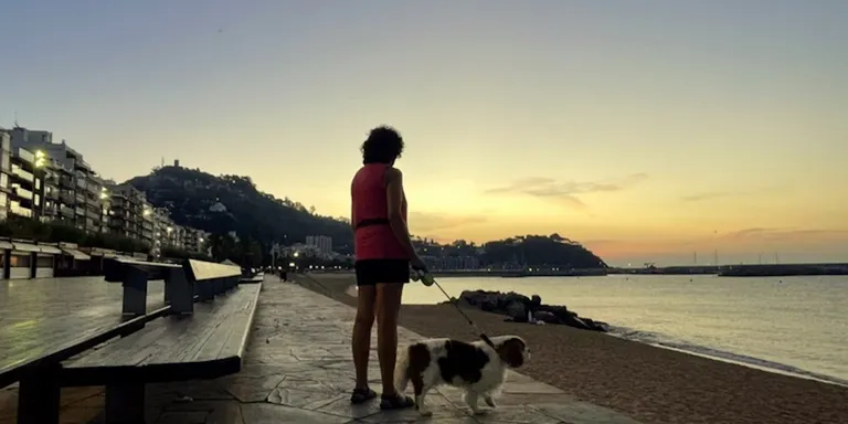Blanes crea un programa per donar suport a víctimes de violència masclista amb animals de companyia a càrrec