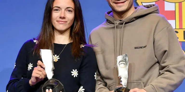 Reconeixement blaugrana a Aitana i Pedri