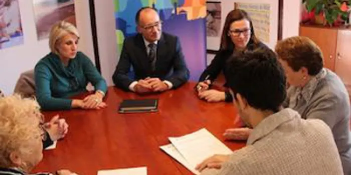 L’Esplai, la fundació La Caixa i l’Ajuntament renoven el conveni de col•laboració per dos anys