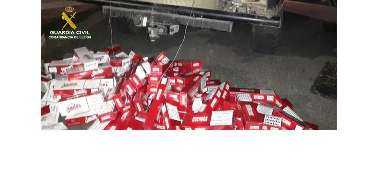 Detingut a Adrall amb tabac de contraban valorat en més de 20.000 euros