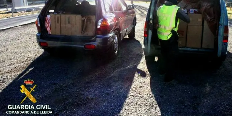 Detingudes dues persones per transportar tabac de contraban valorat en més de 140.000 euros