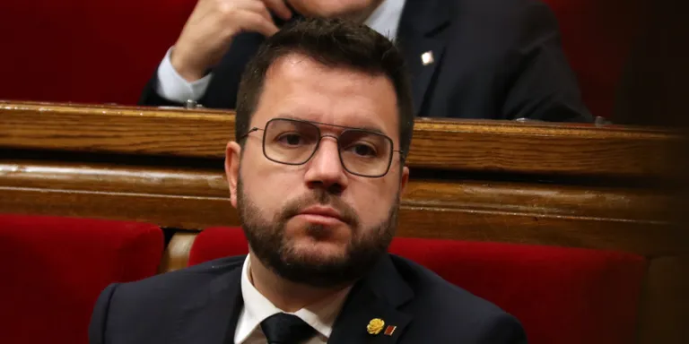 El Parlament constata la pèrdua de confiança en el govern d'Aragonès