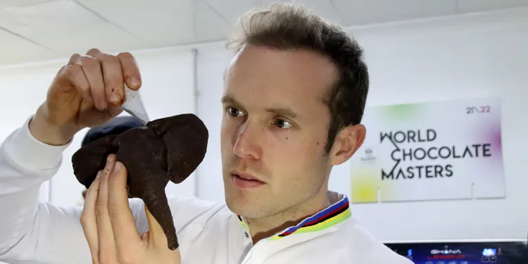 El millor xocolater del món obre botiga i obrador a Vic per fer créixer i consolidar la seva pròpia marca de xocolata
