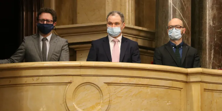 El Parlament aplaudeix el cònsol d'Ucraïna a Barcelona, Artem Vorobyov, i condemna la invasió russa