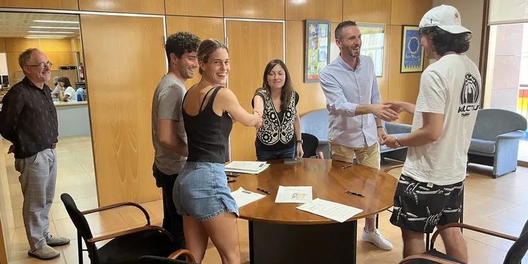 L’Ajuntament entrega dos pisos més de l’habitatge jove