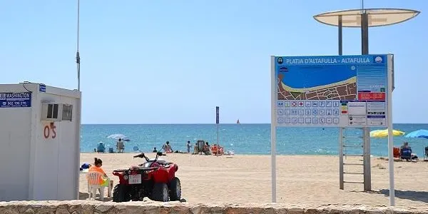 La Bandera Blava onejarà de nou a la platja d’Altafulla