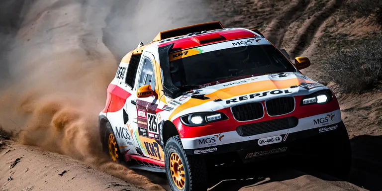 Jaume Betriu i Isidre Esteve completen la primera setmana del Dakar 2020