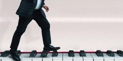 Sortejades les invitacions per veure l'espectacle "De Gershwin a Guinovart" al 'notRub\xed'