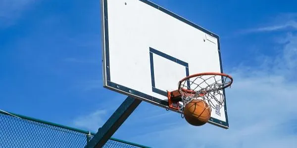 El Júnior del Torredembarra BC suma la primera victòria a costa del CB Valls (81-72)