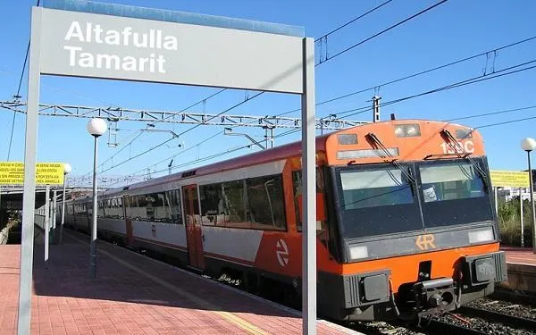 La Generalitat presenta una app perquè els usuaris puguin denunciar les incidències de Rodalies