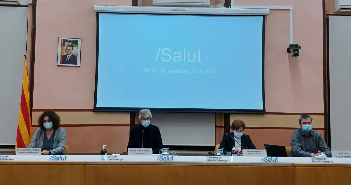 Les persones d’entre 60 i 64 anys ja poden demanar cita prèvia per posar-se la tercera dosi de la vacuna