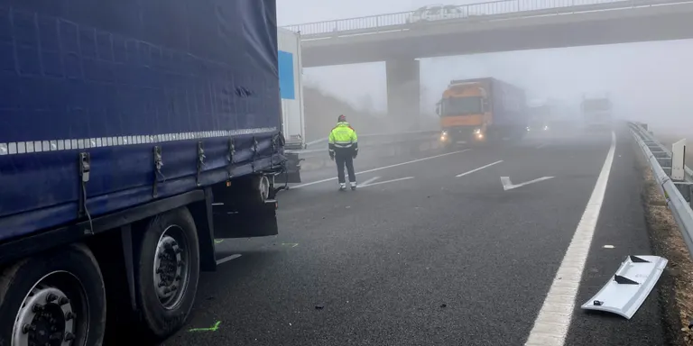 Tres les víctimes mortals en un accident múltiple a l'AP-2 a Castelldans