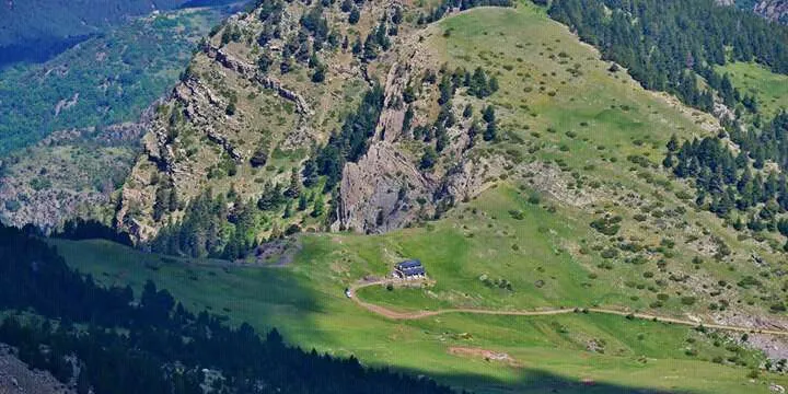 Els refugis de muntanya de la FEEC comencen a obrir portes