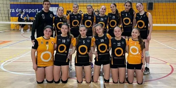 El Juvenil i el Cadet femení del CEVOL Torredembarra retallen la distància amb les places de permanència a costa del CFS Reus