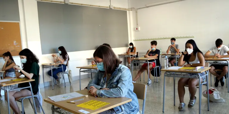 Els estudiants de selectivitat del Pallars, satisfets de poder fer les proves a Tremp