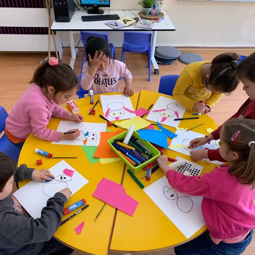 L’Ajuntament i el Departament d’Ensenyament acorden 79 places d’I3 a les escoles públiques