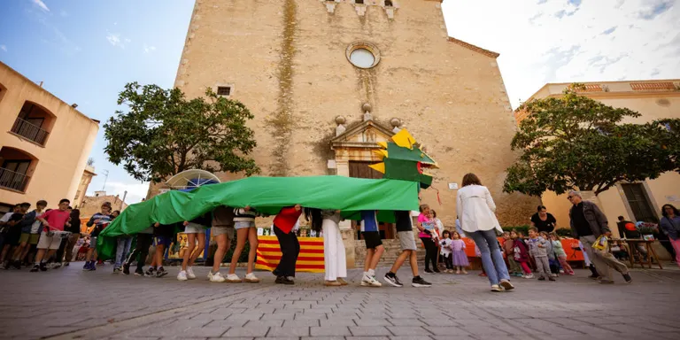 Begur tanca un Sant Jordi multitudinari i ple d'activitats culturals