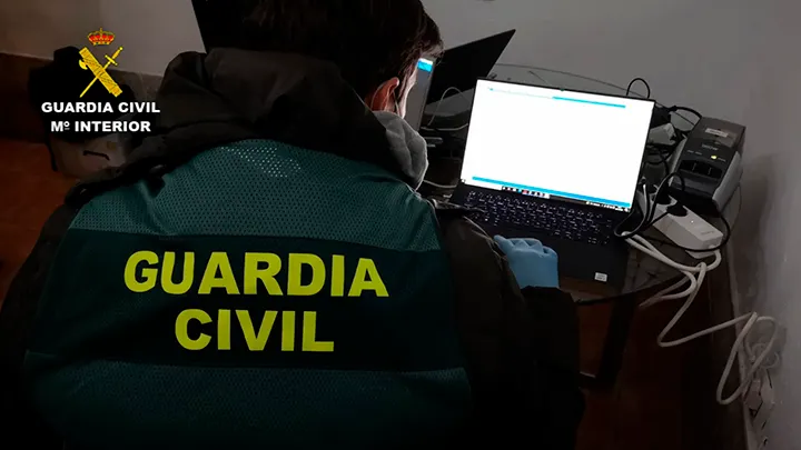 La Guàrdia Civil de Cambrils confisca testos d'autodiagnòstic no autoritzats a Reus i Tarragona