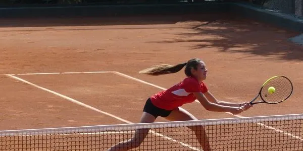 Anna Ortiz cau en les semifinals de la 10a prova del Circuit MARCA Jóvenes Promesas a València