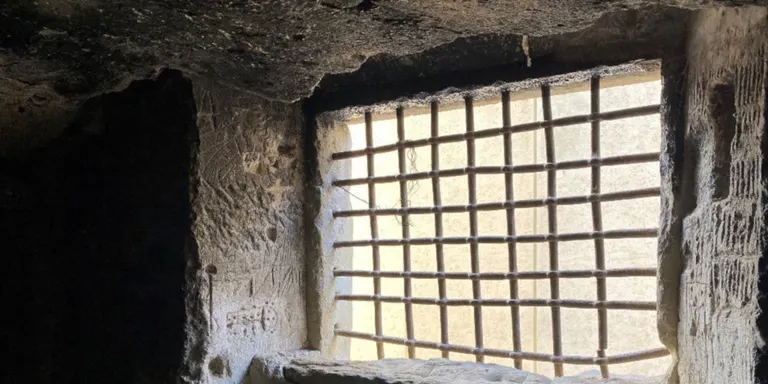 Projecte de conservació de l'interior del calabós de l'antic Palau dels ducs d'Alba de Castelló de Farfanya