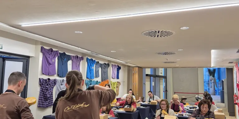 Comerç de Valls organitza un taller de decoració de mones