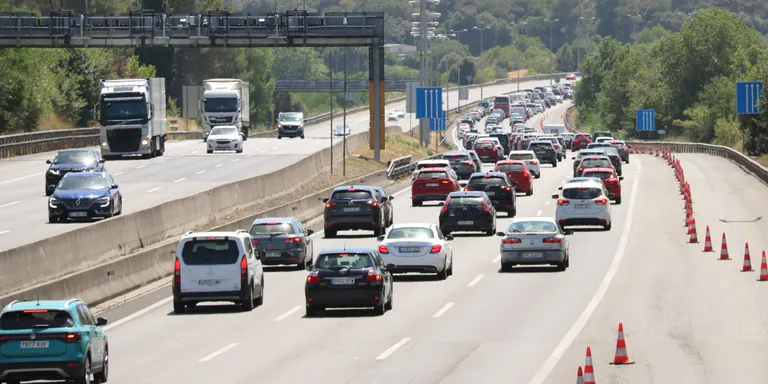 Trànsit defensa que més trams de l'AP-7 on hi ha acumulació d'accidents tinguin un límit de velocitat de 100 km/h