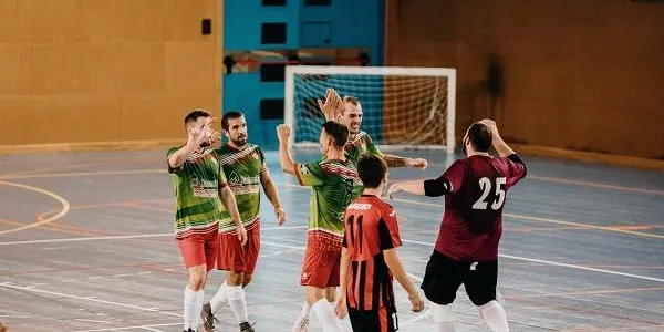 El Catllar Atlètic aconsegueix una victòria esperançadora davant l’Hospitalet de l’Infant (6-2)
