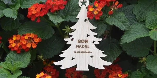 L'Ajuntament de Torredembarra edita un nou objecte decoratiu nadalenc per vestir els comerços durant les festes