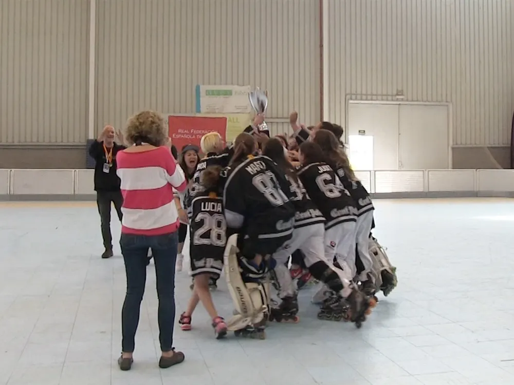 Una altra copa que volen aixecar les noies del Cent Patins, com la de la Reina de fa un parell de s