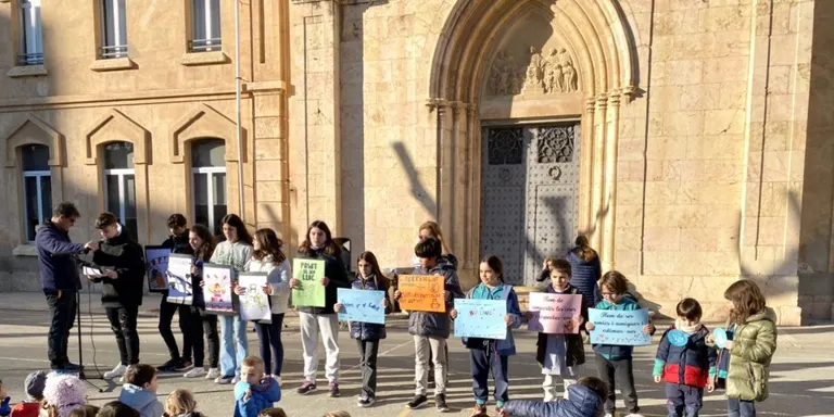 El Col·legi Vidal i Barraquer de Cambrils commemora el Dia Escolar de la No Violència i la Pau