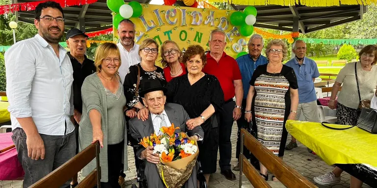 L'Ajuntament de la Seu d'Urgell felicita l'urgellenc Antonio Martínez López pels seus 103 anys