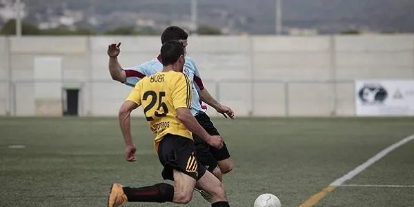 El primer equip del CE Altafulla tanca la temporada amb una derrota per 5 a 4 contra la Joventut Bisbalenca