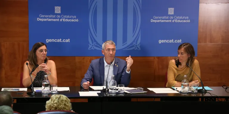 Educació informa els 27 centres que aplicaven el 25% de castellà que aquest curs no ho hauran de fer