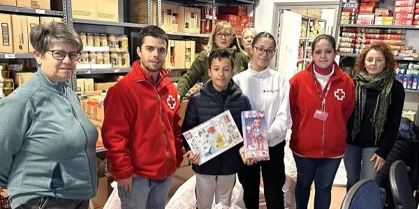 Es reparteixen lots de joguines a 25 infants en risc d’exclusió social a Roda de Berà