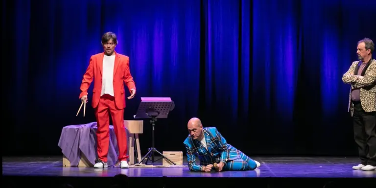 Aquest diumenge es fa al Centre l’espectacle “Quasi òpera” a càrrec de la companyia “Il·luminati”
