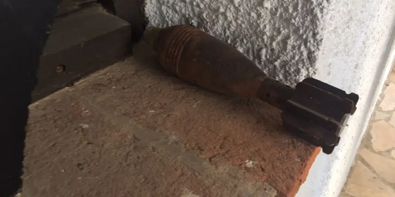 Troben a Pineda un artefacte explosiu de la Guerra Civil