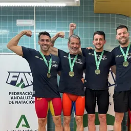El Club Natación Utrera gana el oro y bate el récord de España en el Campeonato de Andalucía de larga distancia Máster - episode art