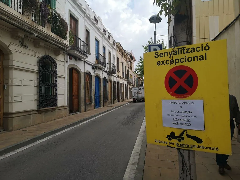 Talls de trànsit puntuals per asfaltat a tres carrers