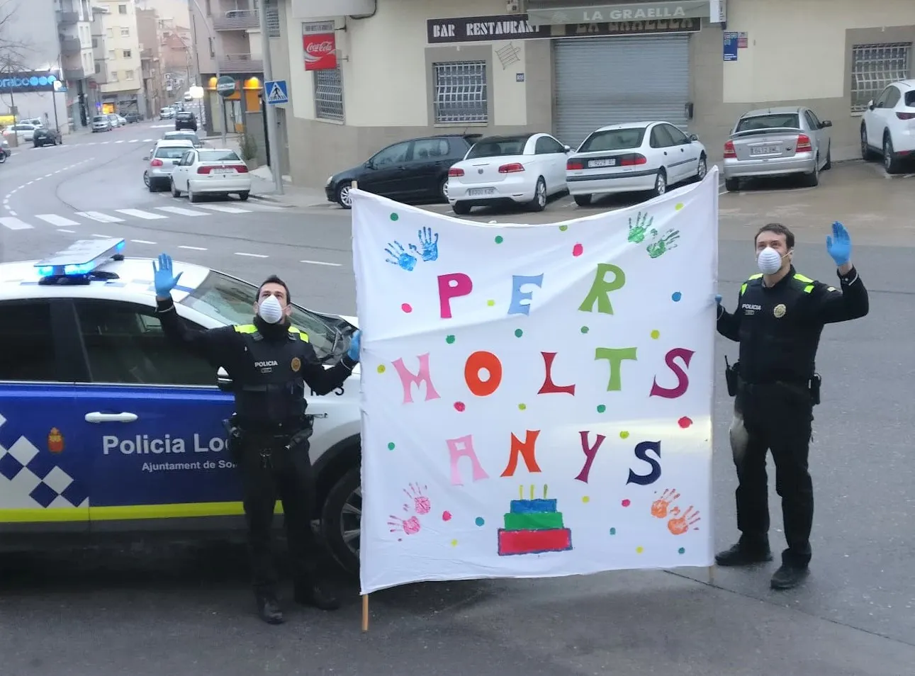 La Policia Local de Solsona agraeix la "fantàstica acollida" de les famílies en la iniciativa per felicitar els aniversaris dels infants a domicili