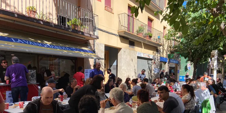 Normalitat en la inauguració del Casal Popular Norai malgrat que l'Ajuntament desautoritzés l'ús de la via pública
