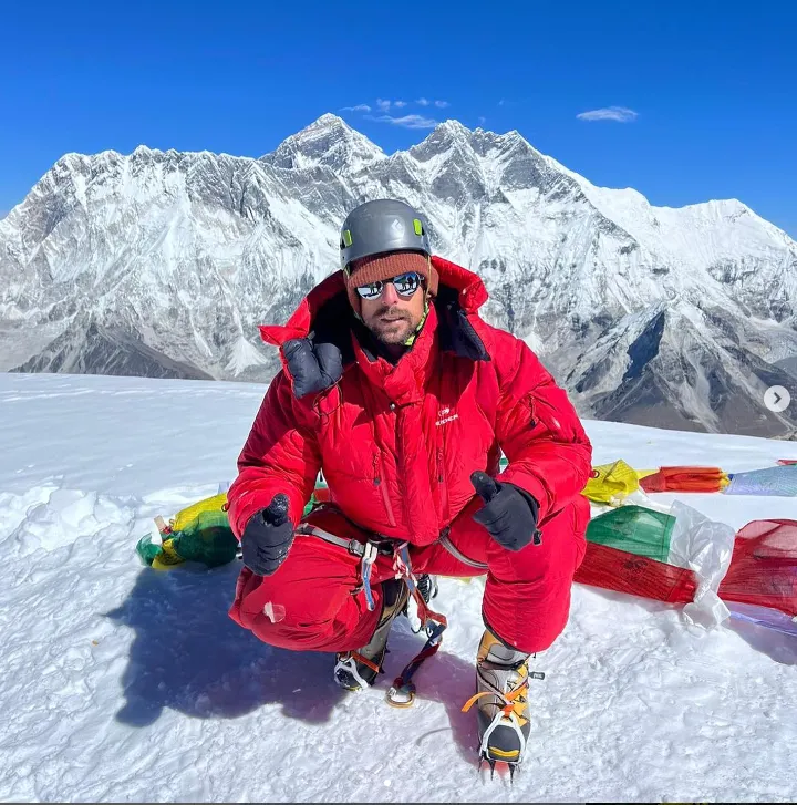El solsoní Xavi Semís fa un 8.000 coronant el cim del Manaslu, a l'Himàlaia