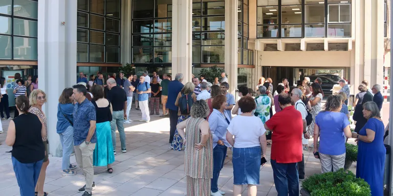 Desenes de persones es concentren a la UAB en suport a Palestina