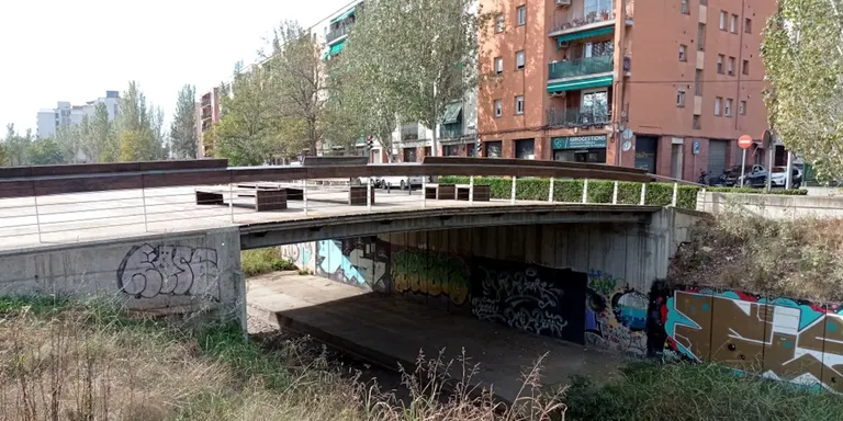 Girona licita les obres per rehabilitar dues passeres de fusta sobre el riu Güell parcialment tancades fa més d'un any