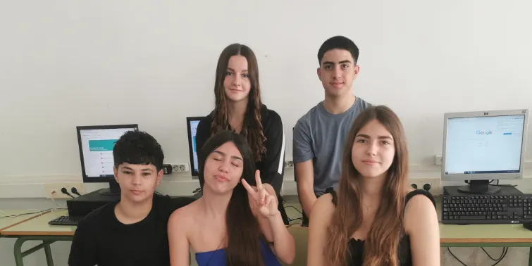 Alumnes de TIC de 4t d’ESO de l’Institut Ramon de la Torre guanyen el primer premi a la fase autonòmica del concurs Consumopolis’19