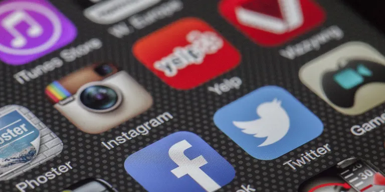 Només l'1,9 % de les grans marques fan servir el català a les seves publicacions a les xarxes socials