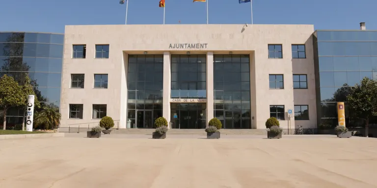 L’Ajuntament atribueix una condonació de deute que podia ser il·legal a un error i aprovarà un decret per anul·lar-la