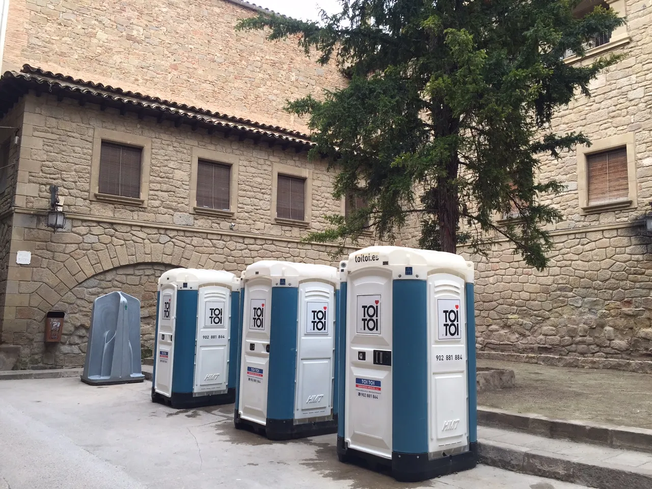 Solsona col·loca més lavabos portàtils i reforça la neteja viària per Carnaval
